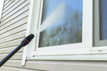 3 Benefits Of Professional Window Cleaning For Your Home Thumbnail